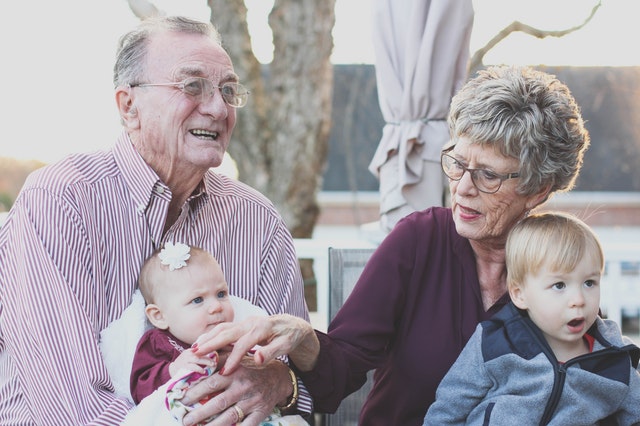 Uitvaartverzekering-afsluiten-header-familiy-kinderen