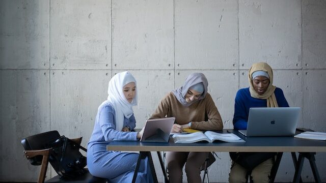 Islamitische uitvaartverzekering - 3 vrouwen regelen uitvaart